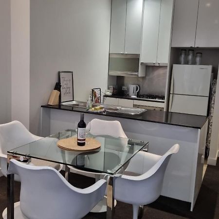 Collins Central 2-Bd Apartment With Pre-Reserve Parking Мелбърн Екстериор снимка